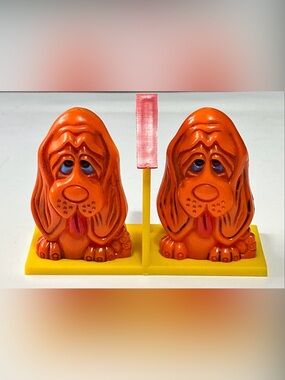 Vintage Basset Hound Salt & Pepper Shakers: MCM Hong Kong Set